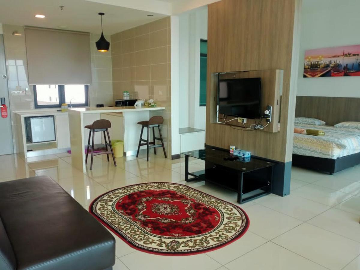 Private Condo Port Dickson Waterfront Exterior photo